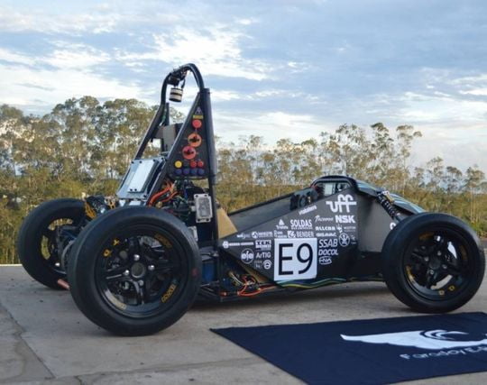 Faraday E-Racing Carro